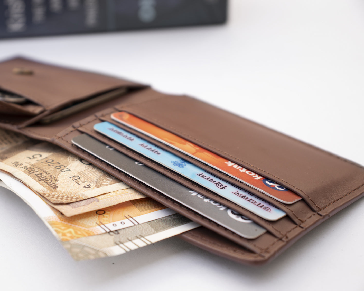 Best Leather Wallets for Men 2026: Slim, RFID & Handcrafted | CalfNero