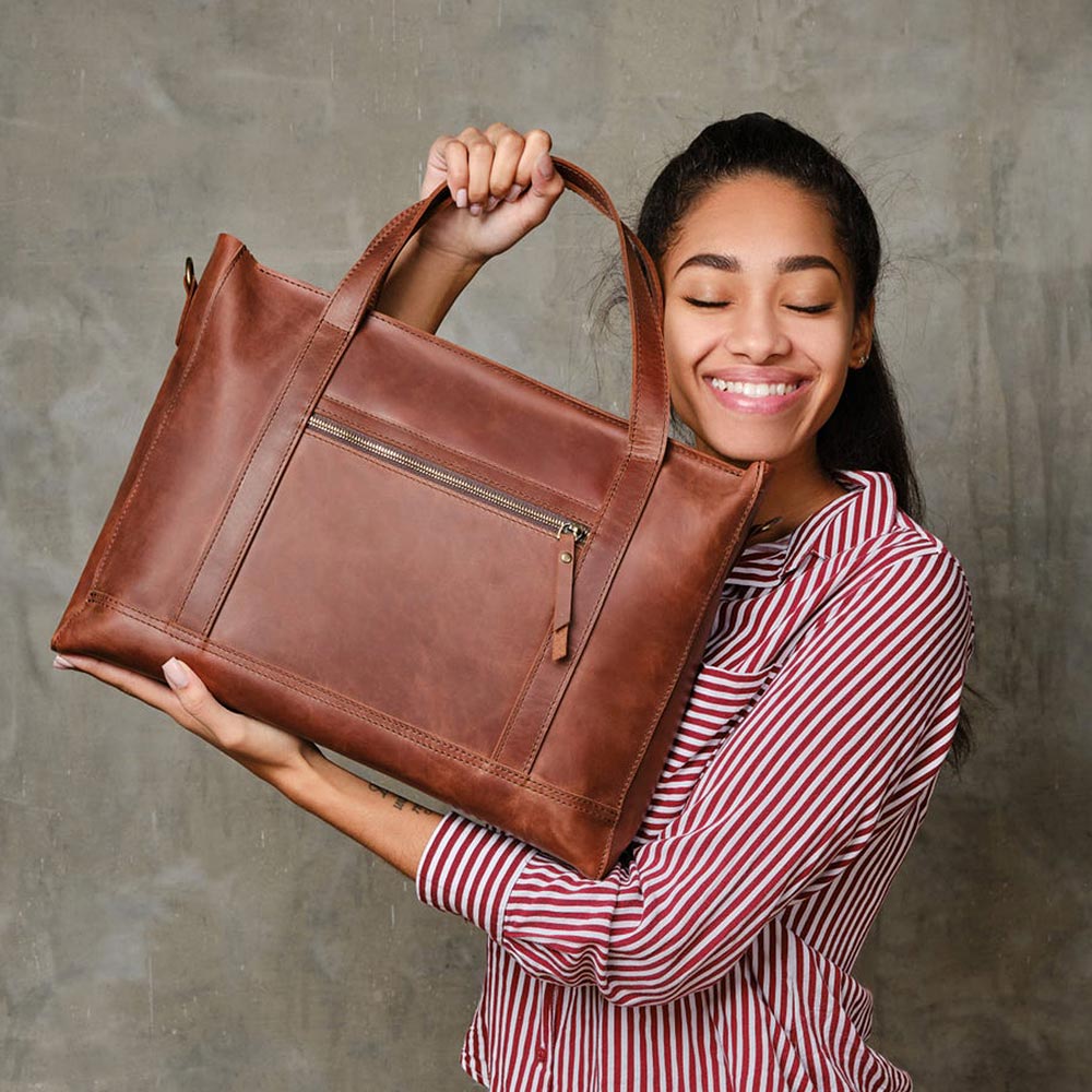 Best Leather Shoulder Bags for Women 2026: Elegance & Trends | CalfNero