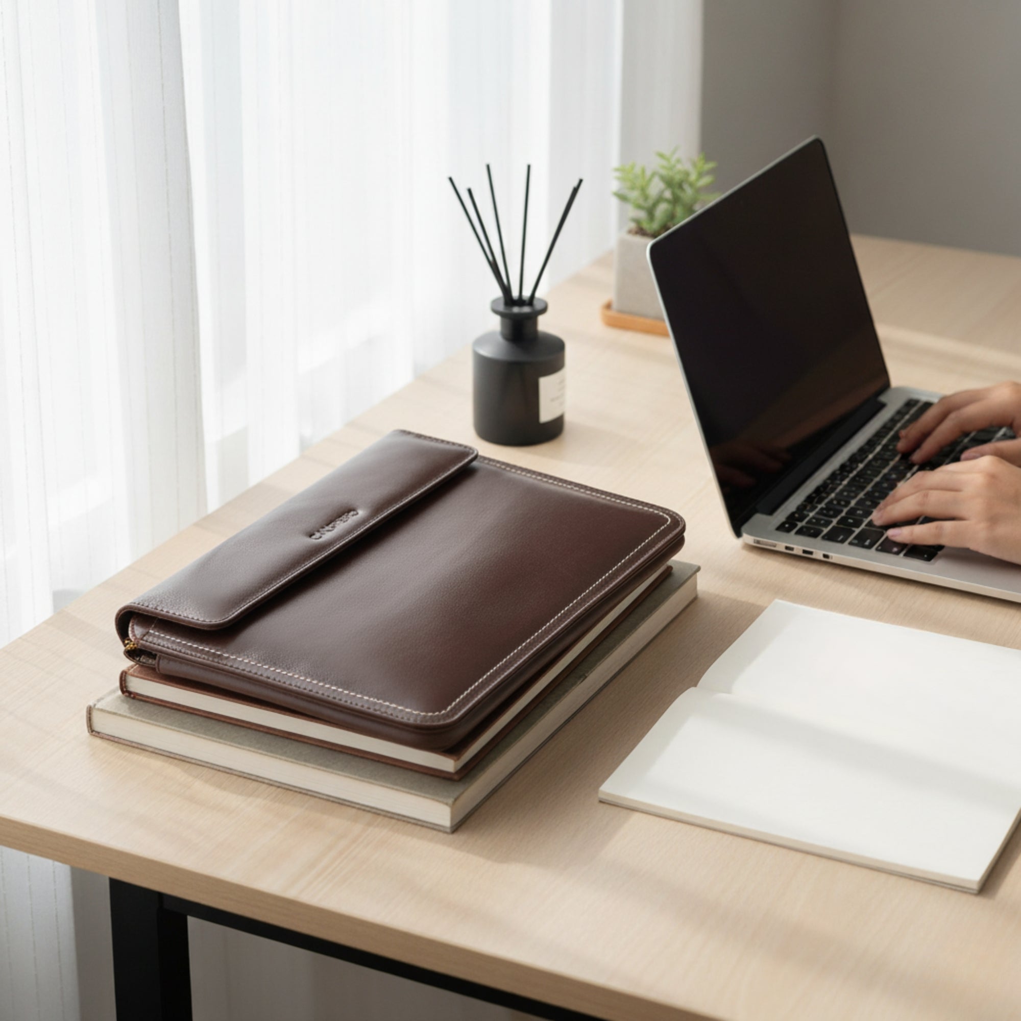 Eliott iPad Cover