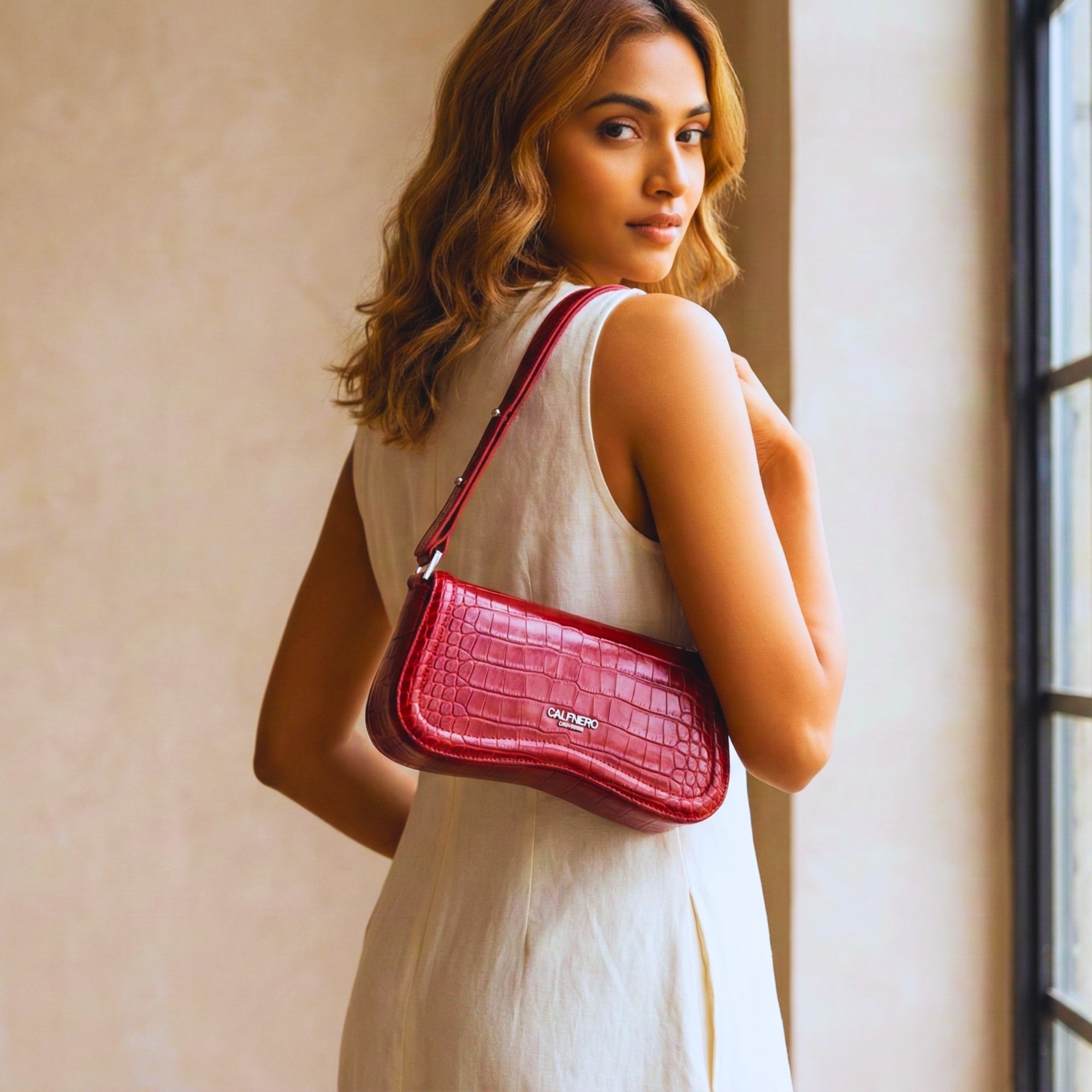 Scarlet Women's Shoulder Bag