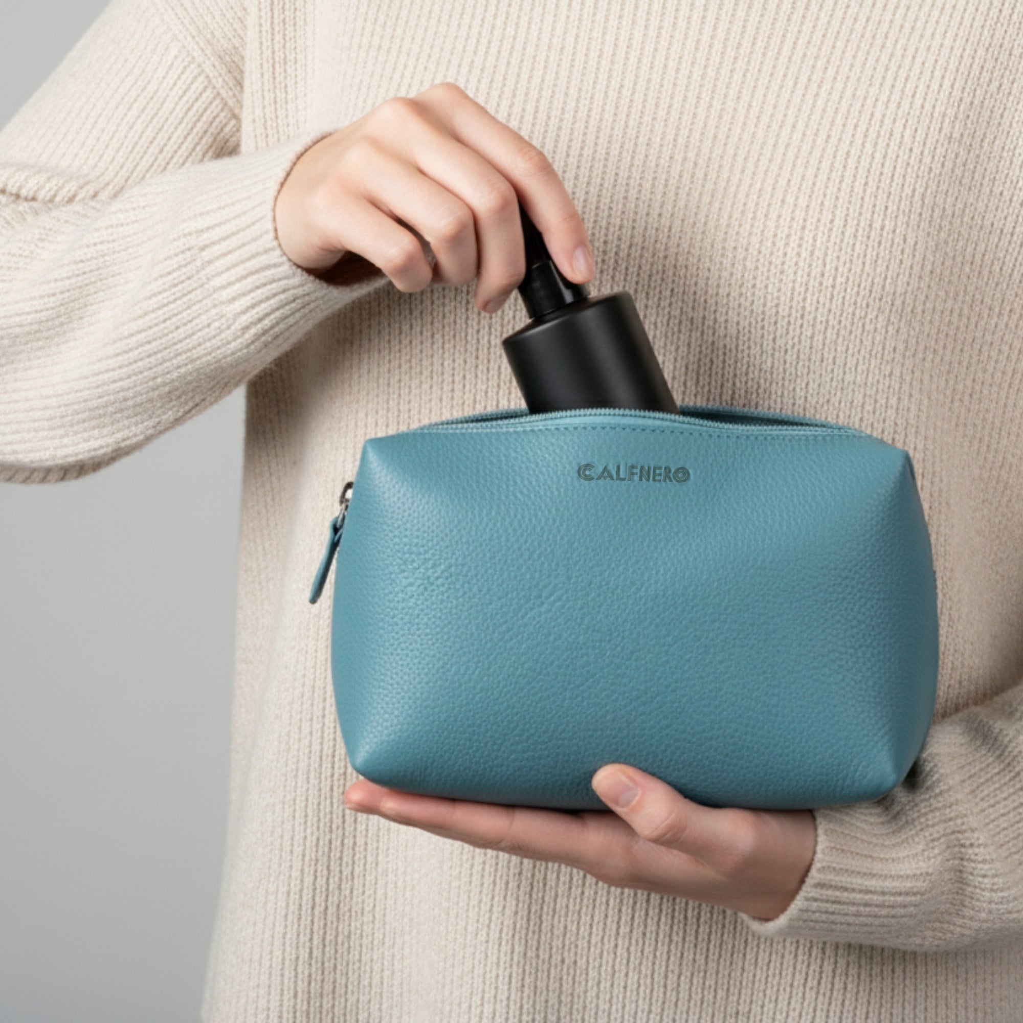 “Oria” Hand Pouch
